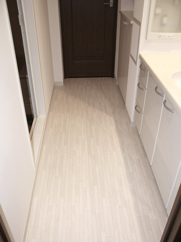 施工事例 木目の床材をうまく使って広がりを感じる空間に After2