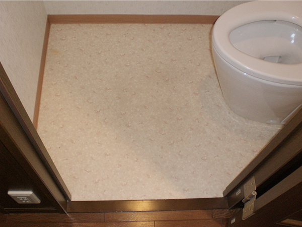 施工事例 木目の床材をうまく使って広がりを感じる空間に Before3