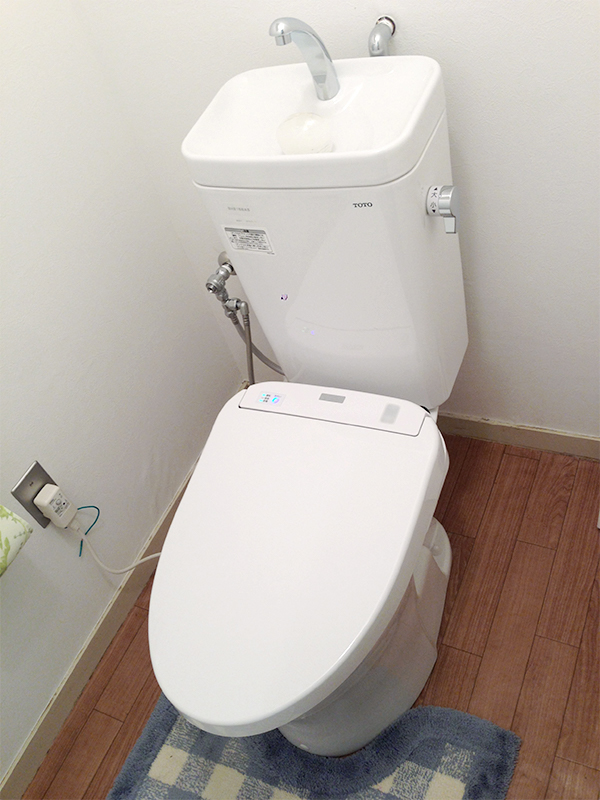 施工事例 マンションリモデル用便器でトイレの足元スペースを確保 After2