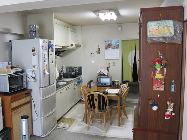 施工事例 キッチン家電の定位置を作って まとまりとメリハリのある空間に Before