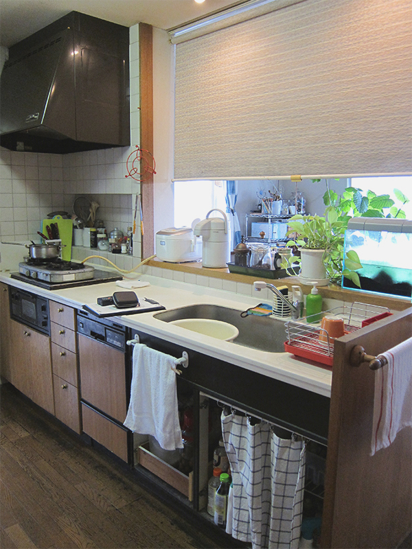 施工事例 壁・床はそのままに、設備選びで 築20年のキッチンを現代的に Before