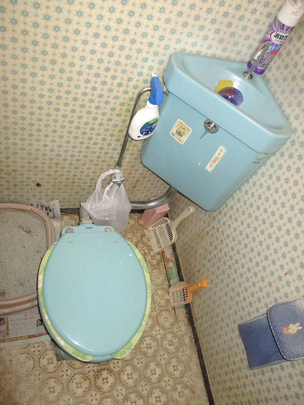 施工事例 産後の娘のために清潔なトイレを 築35年マンションのリフォーム Before