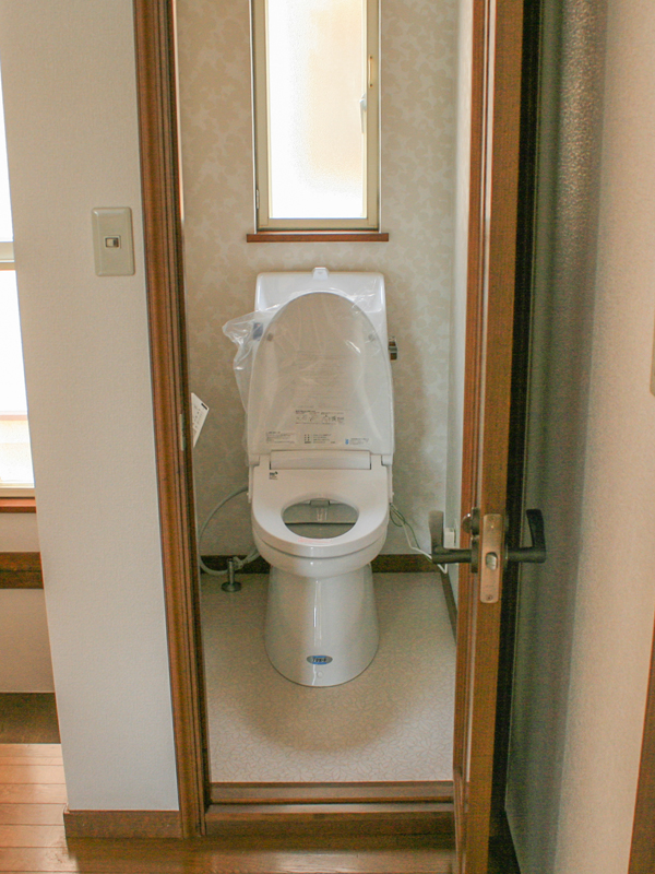 施工事例 クセのないシンプルなトイレに築25年戸建てのリフォーム After2