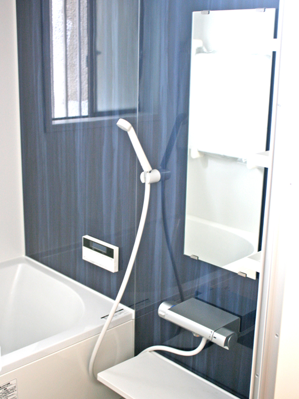施工事例 汚れがちなタイル貼りの在来浴室を お手入れ簡単なシステムバスルームへ After