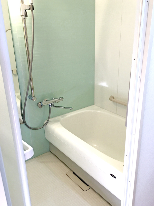 施工事例 80代の母が安心して使える浴室へ。バリアフリー仕様の水廻りリフォーム After