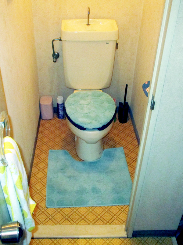 施工事例 壁紙クロスをアクセントにしてトイレ空間に高級感を Before