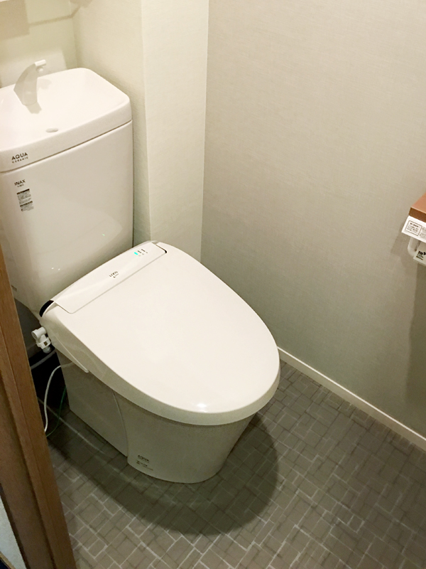 施工事例 購入22年目の初リフォーム。トイレ空間にもかわいいインテリアを After