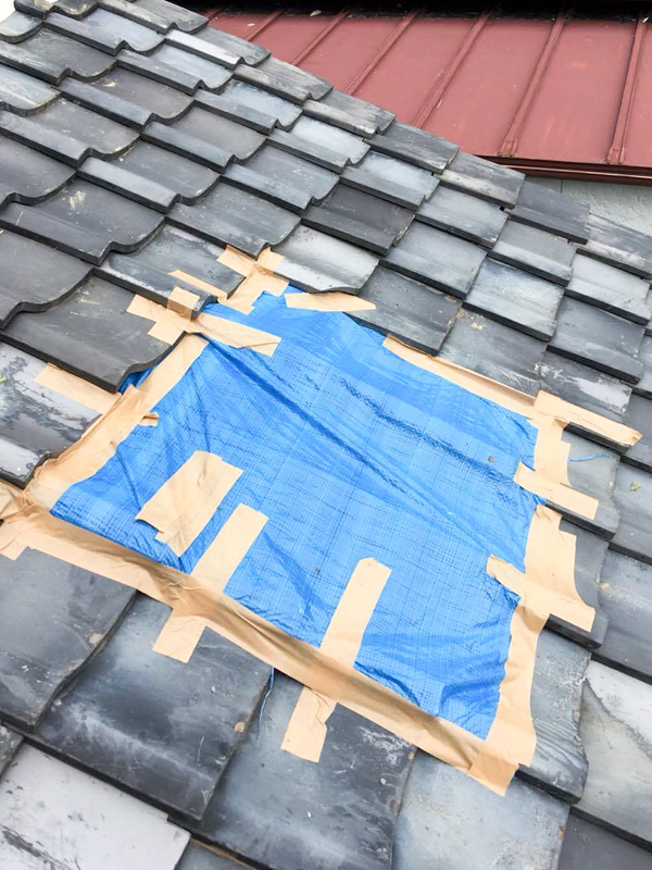 施工事例 池田市旭丘 台風被害の修繕屋根の葺き替え ブルーシート02