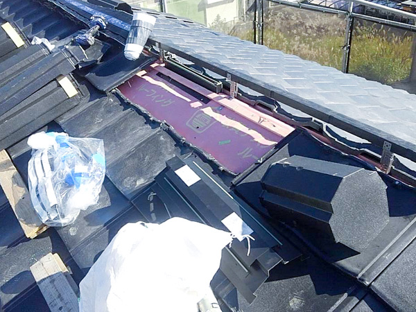 施工事例 池田市旭丘 台風被害の修繕屋根の葺き替え 屋根材葺き03