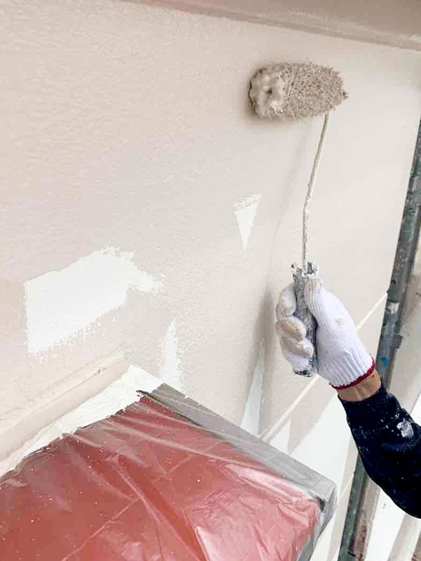 施工事例 吹田市泉町 E様邸 屋根・外壁メンテナンス塗装 外壁上塗り02 プレミアムシリコン