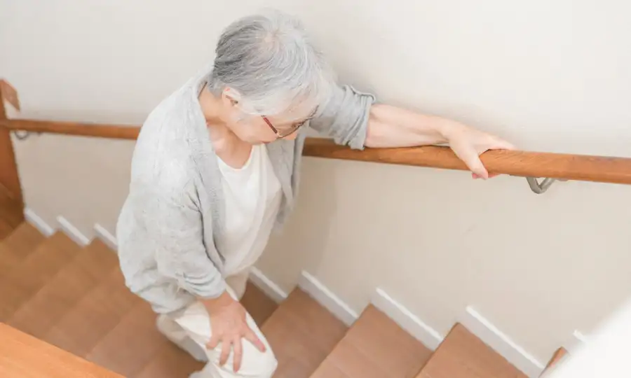 なぜ階段の安全対策が必要？